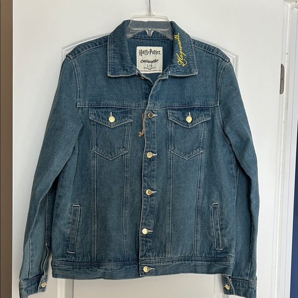NWOT Harry Potter Hogwarts Embroidered Denim Jacket by Cakeworthy - L - Picture 2 of 14